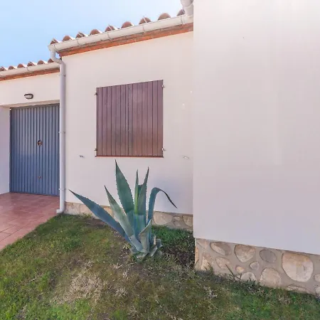 Holiday home Cosy Holiday With Swimming Pool